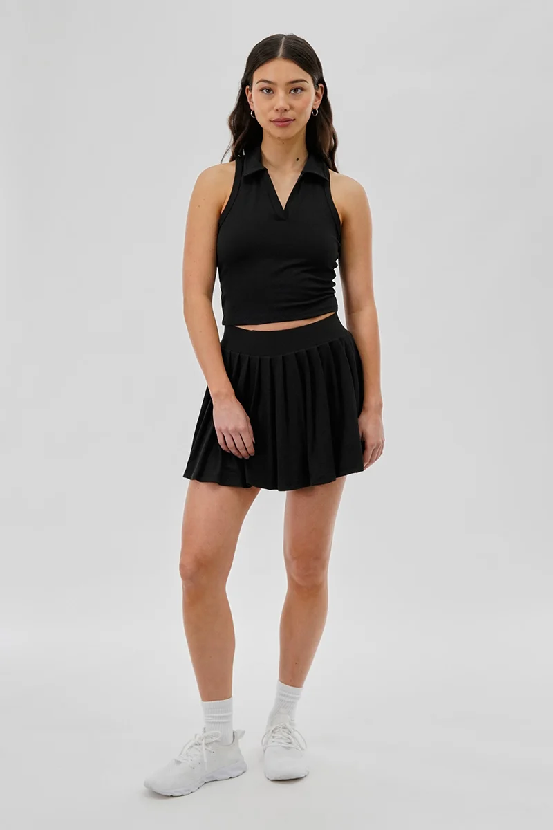 Cropped V-Neck Tennis Tank Top - Black - Image 5