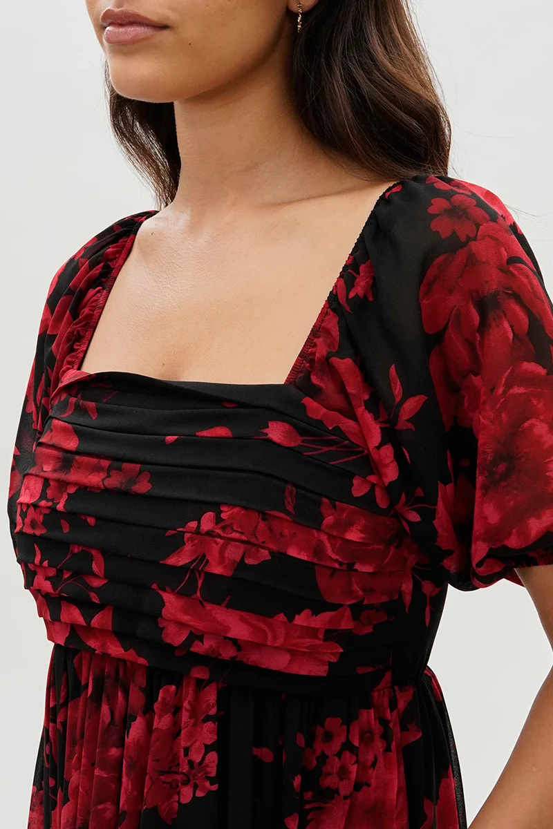 Pleated Square Neck Midi Dress - Black - Image 4