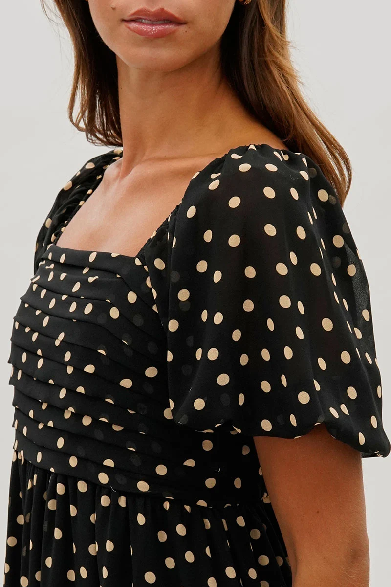 Dotted Pleated Square Neck Midi Dress - Black - Image 4