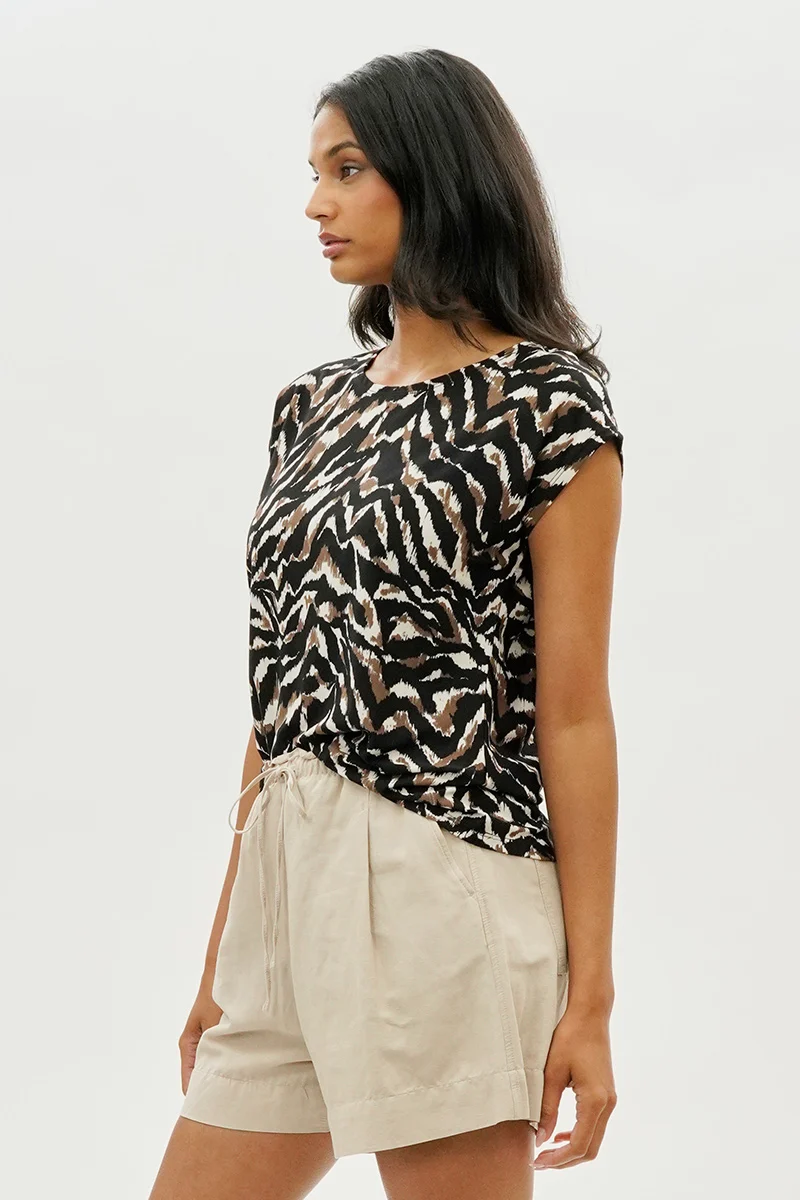 Patterned Circle Neck Tee - Black - Image 2