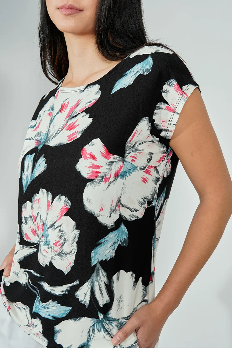 Floral Circle Neck Tee - Black - Image 4