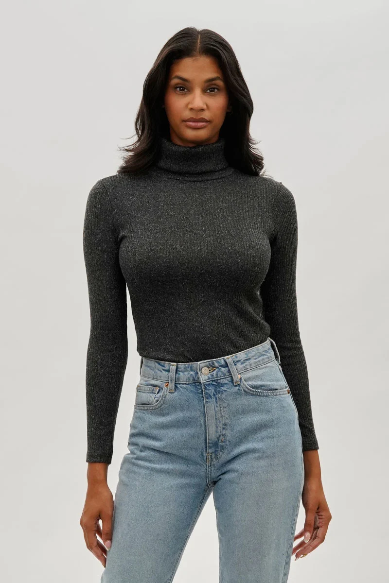 Ribbed Turtleneck Pullover Sweater - Black